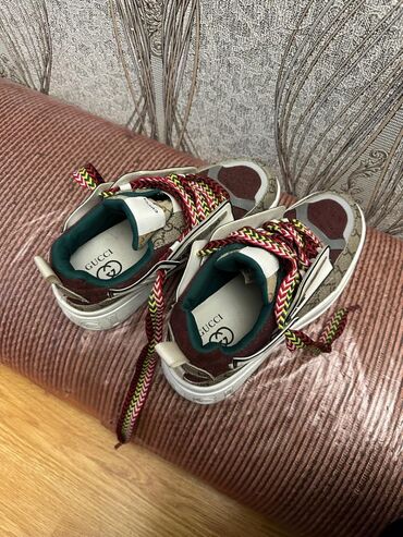 Basanoşka və səndəllər: Ölçü: 40, İşlənmiş — 17