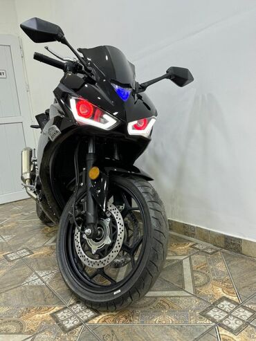 Мотоциклдер: Классикалык Yamaha, 400 куб. см, Бензин, Чоңдор үчүн, Жаңы