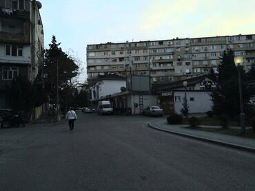 Kommersiya daşınmaz əmlakının satışı: Binəqədi rayonu Azadliq metrosunun yaxınlığında yol kənarı 30 kv.m — 7