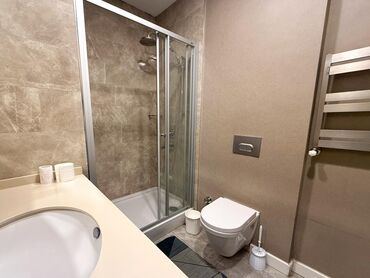 Посуточная аренда квартир: 3 комнаты, Душевая кабина, Постельное белье, Кондиционер — 6