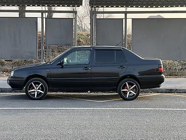 Volkswagen: Volkswagen Vento: 1997 г., 1.8 л, Механика, Бензин, Седан — 1