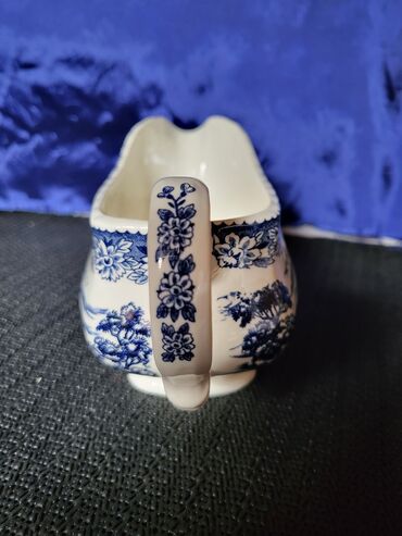 Činije: Sosijera nova engleska iz 70ih. Nova sosijera sve na njoj odsjaj od na lalafo.rs — 7 Činije: Sosijera nova engleska iz 70ih. Nova sosijera sve na njoj odsjaj od — 7