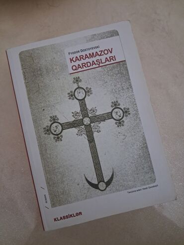 Bədii ədəbiyyat: Karamazov qardaşları. Səliqəli saxlanıb