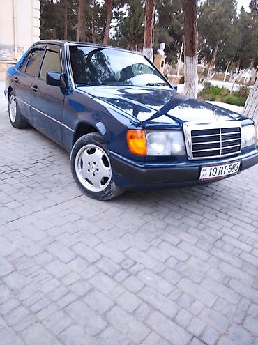 samsung e300: Mercedes-Benz E 300: 3 l | 1992 il Sedan — 6