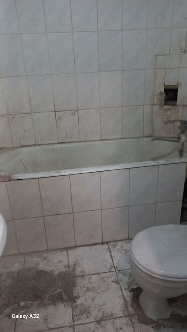 штора в ванную: Ванна Овальная, Чугун, Б/у