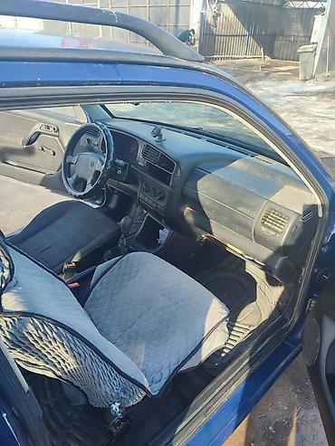 Volkswagen: Volkswagen Golf: 1993 г., 1.6 л, Механика, Бензин, Купе — 9