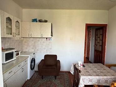 kohnə binalar: Bakı, 4-cü mikrorayon, 3 otaqlı, Köhnə tikili, m. Memar Əcəmi, 80 kv. m — 6