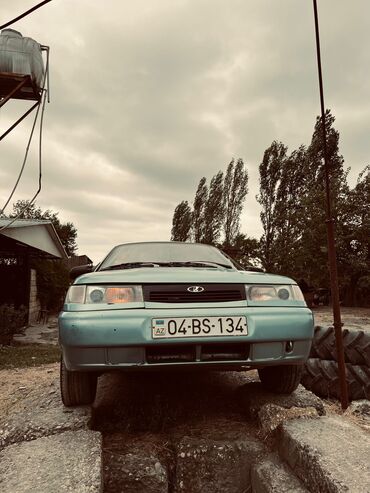 Çəngəllər: Model: Lada 2110 (sedan) Rəng: Açıq mavi/yaşıl ton Kuzov: Sedan, 4