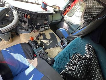 Тягачи: Тягач, Renault, Тентованный — 17