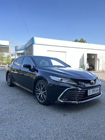 авто аренда с выкупом: Toyota Camry: 2021 г., 2.5 л, Автомат, Бензин, Седан