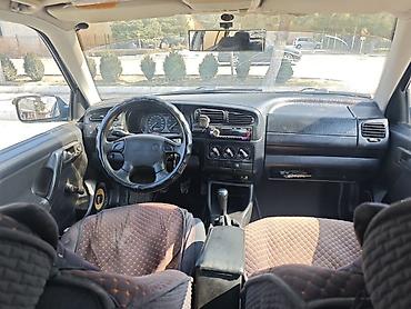 Volkswagen: Volkswagen Vento: 1993 г., 2 л, Ручные, Бензин, Седан — 10