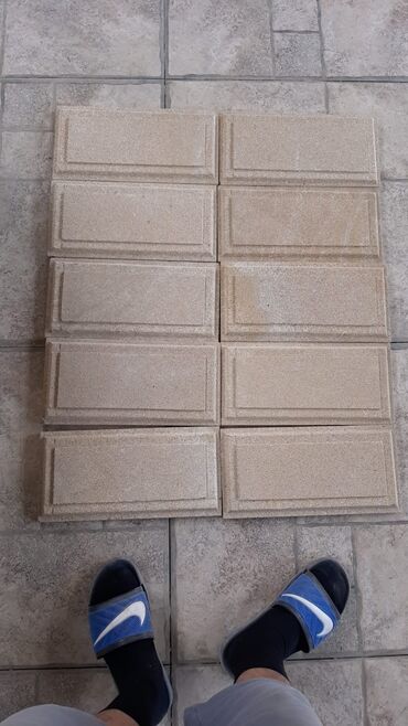 Ağlay: 4 manatdan başlayan qiymetler bütün növ ağlay daşlari elaqe saxliya — 22