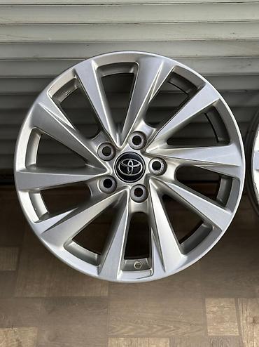 диски камри 75: Литые Диски R 17 Toyota, Комплект, отверстий - 5, Б/у — 4