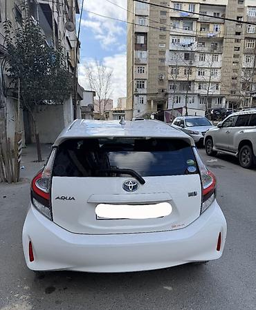 mini cooper kreditle: Toyota Aqua (Hybrid) – şəhər üçün ideal, aşağı yanacaq sərfi ilə — 3