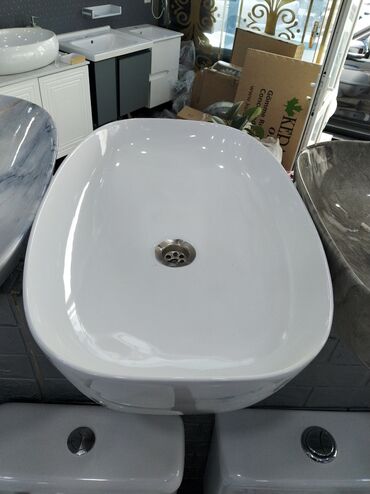 kombi ucun qutu: Masaüstü quraşdırma üçün oval formalı keramik umyvalnik - Material