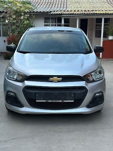 Chevrolet Spark: 2016 г., 1 л, Механика, Бензин, Хэтчбэк