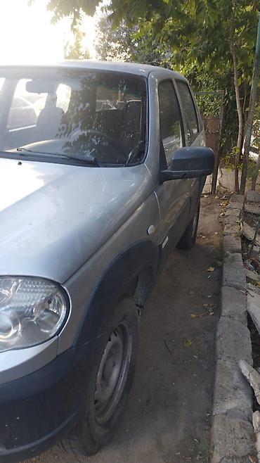 kredit niva: Chevrolet Niva: 1.6 l | 2012 il 200000 km Krossover — 1