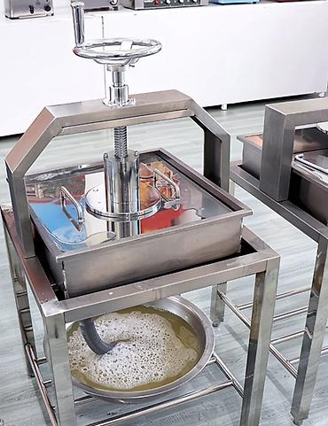 Другое оборудование для пищевой промышленности: Пресс для сыра и сузмо особенно для курута и пищевых — 1