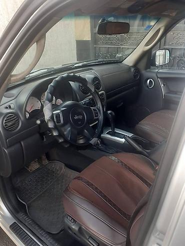 передок: Jeep Cherokee: 2003 г., 2.8 л, Автомат, Дизель, Внедорожник — 6