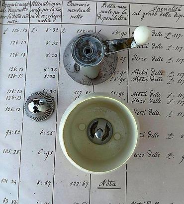 Ostala kuhinjska oprema: Sir Terence Orby Conran dizajnersk mlin za so ili biber. Extra-rare! — 8