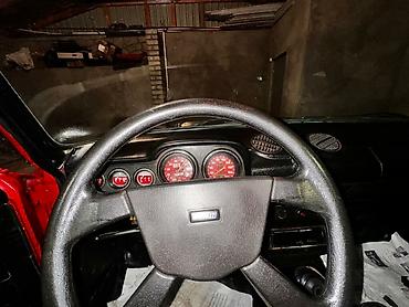 VAZ (LADA): VAZ 2101 (Jiquli) – klassik sedan Xüsusiyyətlər: - Kuzov rəngi — 4