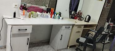 Gözəllik salonu üçün iş masası və aksesuar komplekti - Uzun, geniş iş