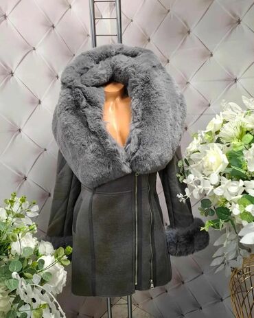 Krzneni kaputi: Sa postavom, bоја - Crna — 6