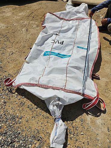 karavan icaresi: 1 tonluq və 1.5 tonluq işlənmiş Big Bag kisələri satılır. Kisələr — 2