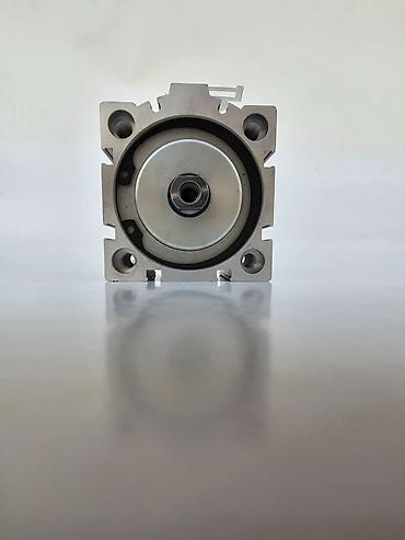 Компактный пневмоцилиндр Festo ADVC-63-15-I-P (188289) Продам