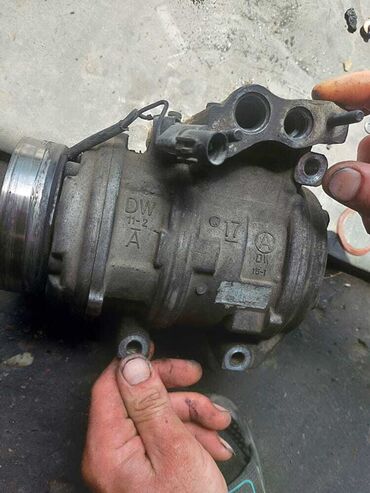 Kompressorlar: Avtomobil kondisionerinin kompressoru. Avtomobilin kondisioner — 5