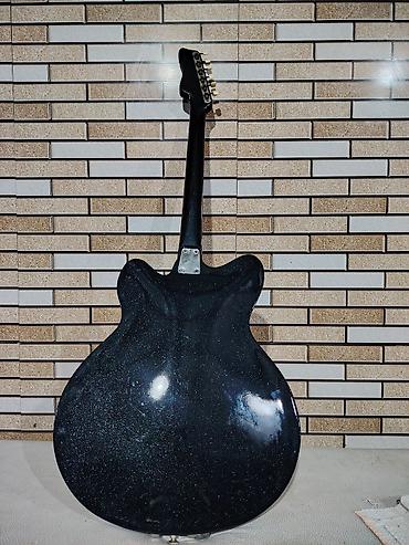 kitar: Elektrik gitar – yarımdənə (semi-hollow) korpuslu, parıltılı qara — 2