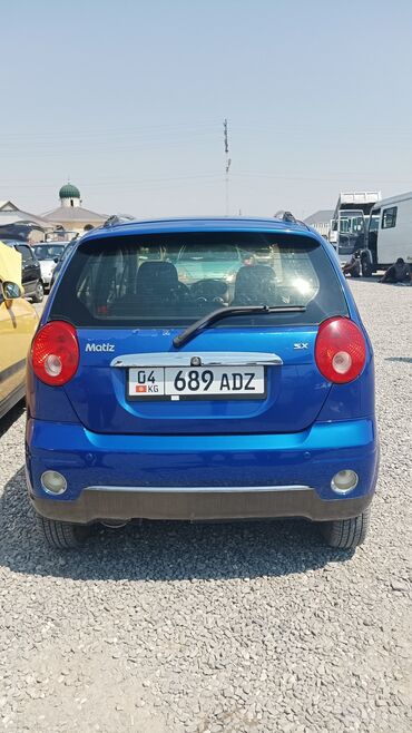 купить багажник на крышу авто в бишкеке: Синий хэтчбек Chevrolet Spark Matiz SX с компактным кузовом и пятью