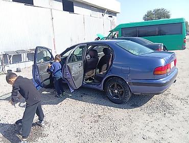 хендэ стария: Toyota Carina E: 1997 г., 2 л, Механика, Бензин, Седан — 5