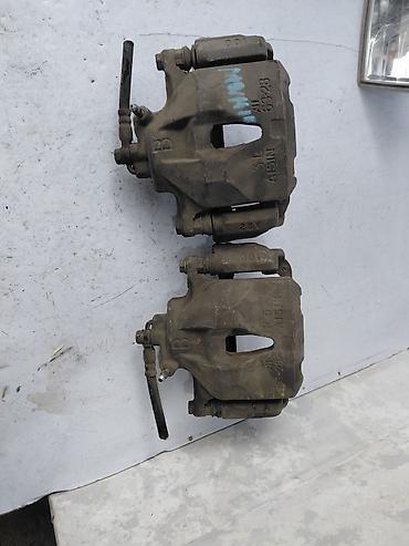 Суппорты: Комплект суппортов Toyota 2002 г., Б/у, Оригинал, Япония — 2