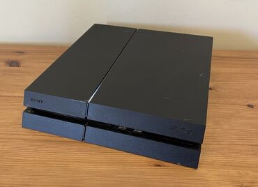 процессор 1155: Продаю Play Station 4 1TB 2 джостика, 2 игры UFC4 FIFA