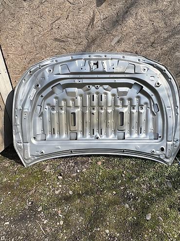 капот vitz: Капот Toyota, Б/у, Оригинал — 2
