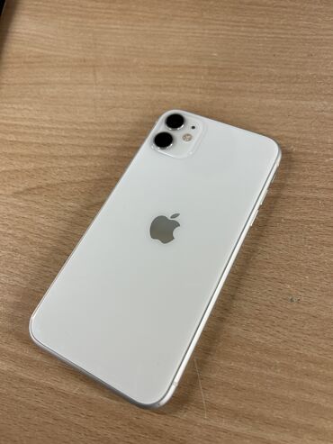 Apple iPhone: IPhone 11, Б/у, 128 ГБ, Белый, Защитное стекло, Чехол, 75 %