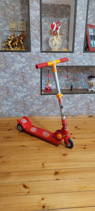 Maskalar, eynəklər: Scooter ela veziyyetde 65 manata alinib demirdir ( plasmas tez sinir)
