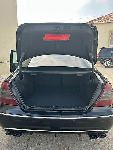 Mercedes-Benz: Mercedes-Benz E-Class: 3.2 l | 2004 il Sedan — 12