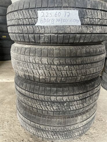 Шины: Шины 225 / 60 / R 17, Зима, Б/у, Комплект, Легковые, Япония, Bridgestone