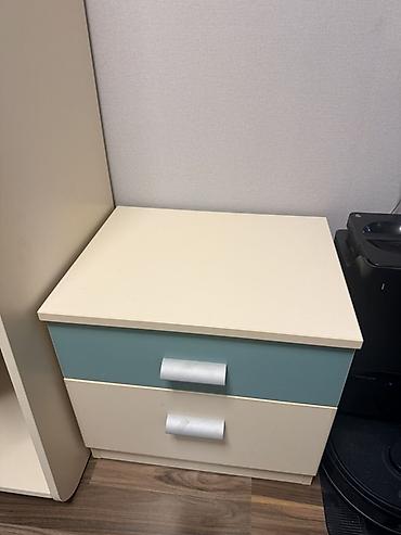 komodin: İki çekmecəli tumbə/komodin - Material: laminat/MDF tipli panel - — 1