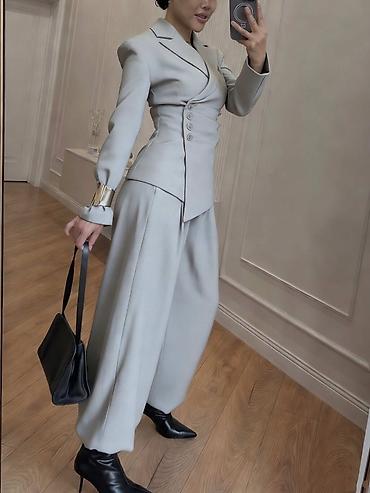 Kompleti: 💫Ženski modni komplet – strukirani blejzer + široke pantalone ✅3600 — 9