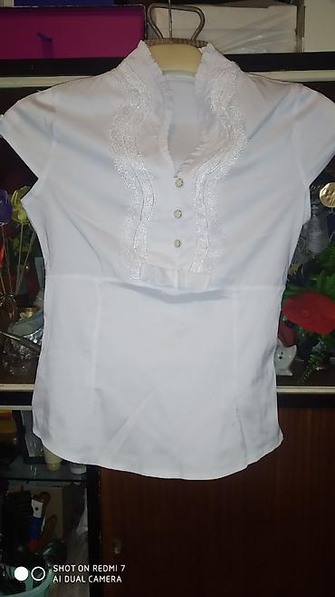 Dəstlər, kostyumlar: Qadın üst geyimləri dəsti Məhsul təsviri: - Ağ qısaqollu T‑shirt: Ön — 3