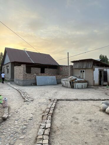 купить дом в рассрочку на 10 лет: Времянка, 100 м², 4 комнаты, Агентство недвижимости, Старый ремонт