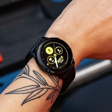samsung s10 чехол: Продаю часы Samsung galaxy watch active 2 [не рабочие], с оригинальной
