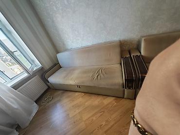 Ev və bağ: 3 Divan - 100 Azn (açılır) Yataq dəsti - 250 Azn (şkaflar daxil) — 4