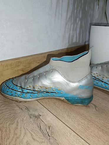 муж красовки: Футбольные бутсы/сороконожки Adidas Predator (взрослые) РАЗМЕР 40 - — 5