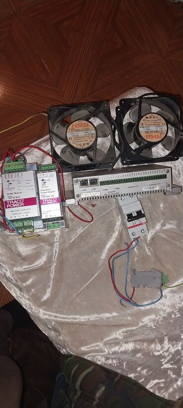 Tavan: ⁸Sənaye avtomatlaşdırma avadanlıqları dəsti Tərkib: - Traco Power TSP