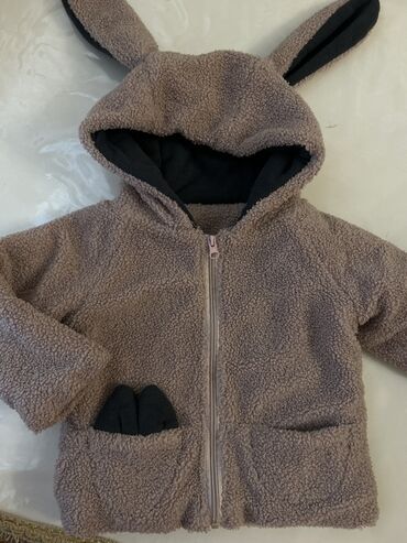 məktəb jaketləri: Uşaq üçün kapüşonlu xəzli jaket - Model: kapüşonlu, ön hissədə tam