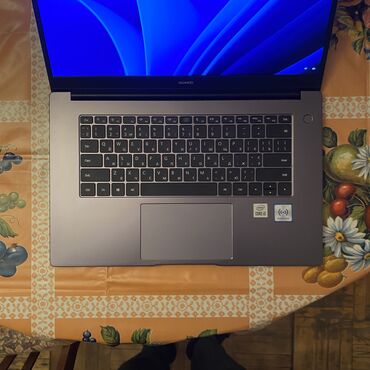 Huawei: Intel Core i7, 16 GB, 15.6 " — 2